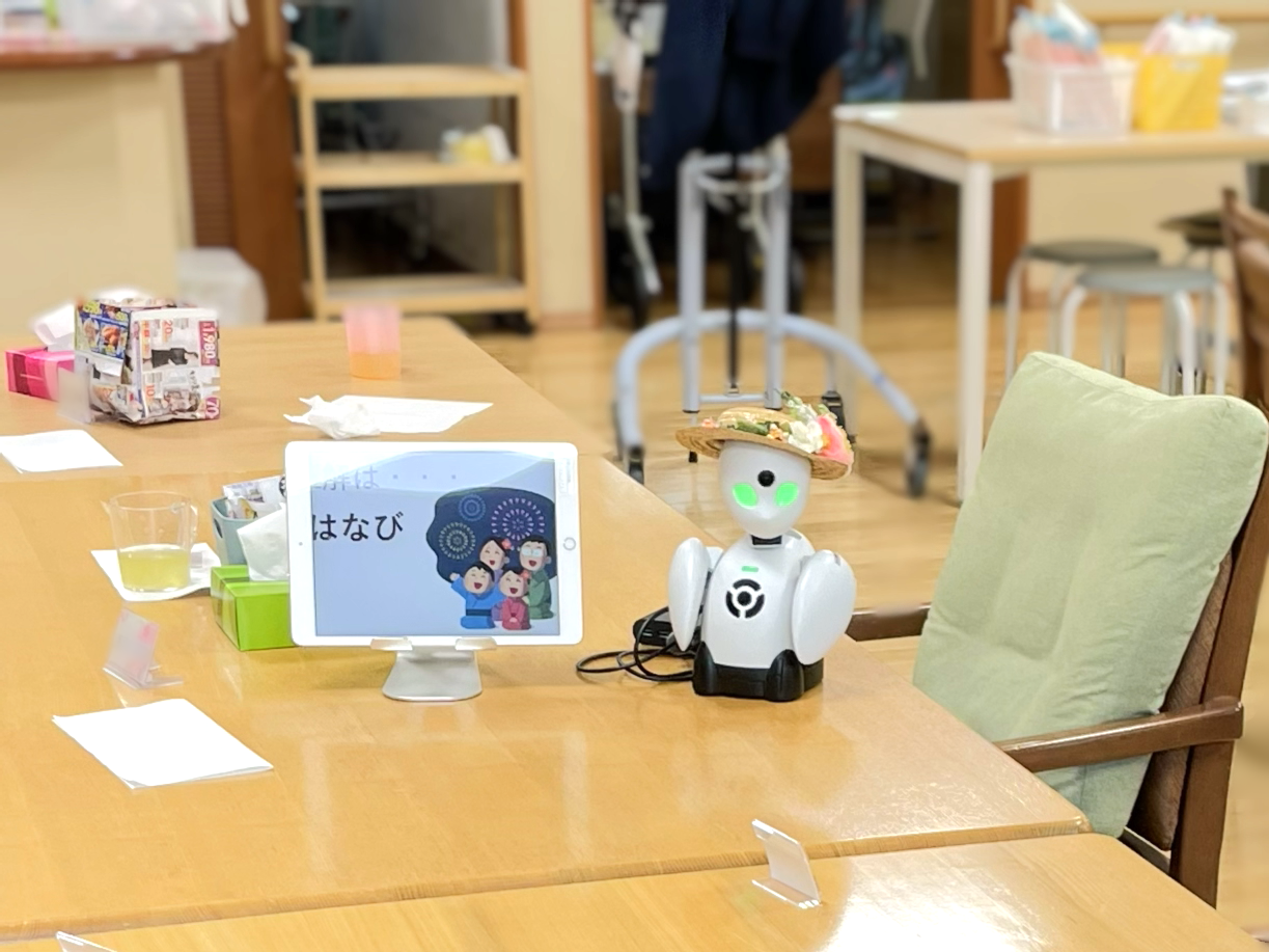 分身ロボットOriHimeがひらく、外出が困難な人の新たな就労と社会参加――福岡市の実証事業から見えた可能性